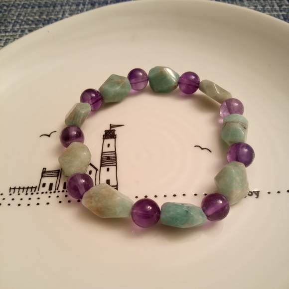 Natural Amethyst and Amazonite Beaded Bracelet - Picture 4 of 5